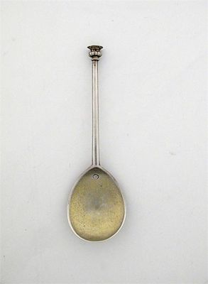 Appraisal: A James I silver seal top spoon fig-shaped bowl tapering