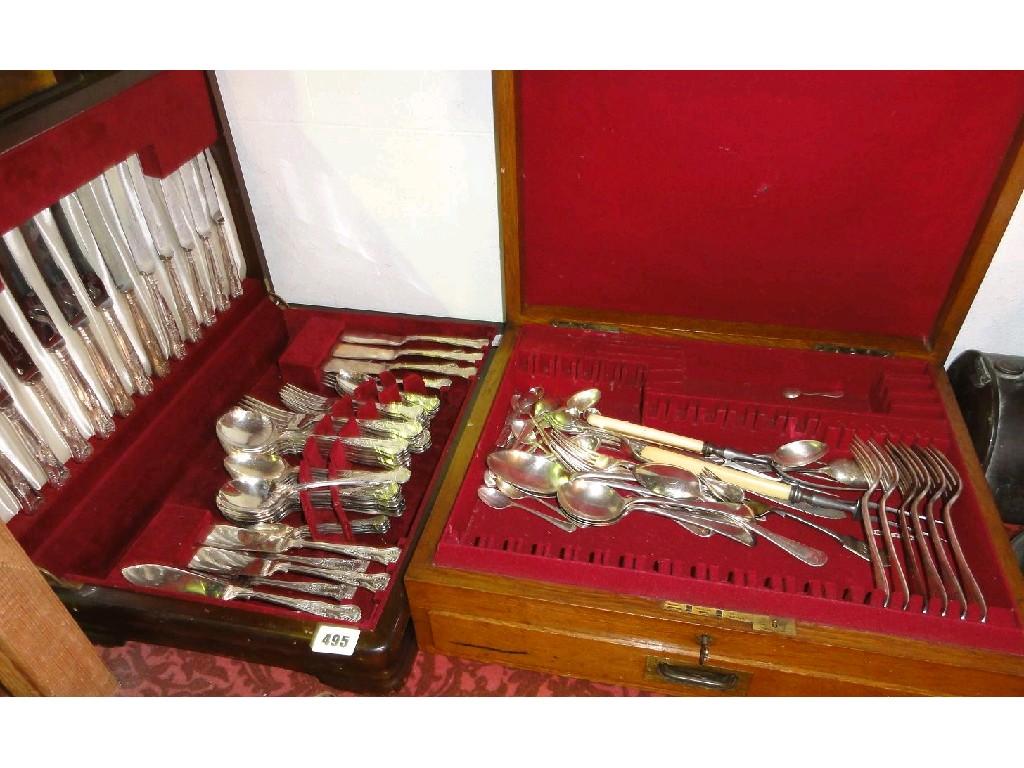 Appraisal: A canteen containing a quantity of silver plated flatware with