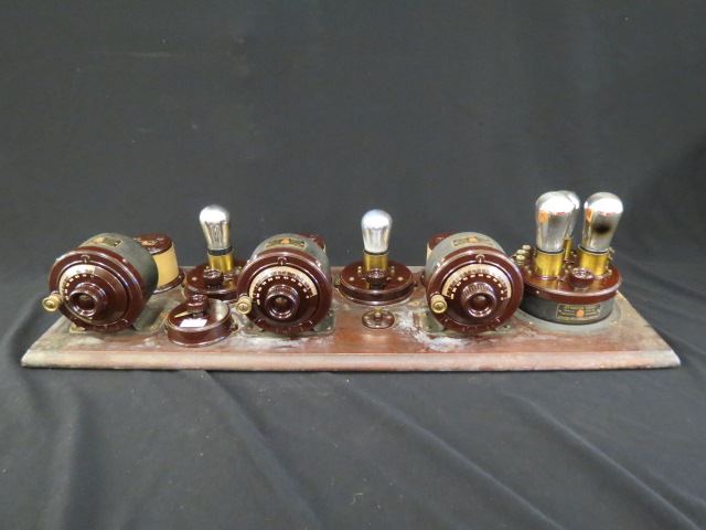 Appraisal: Atwater Kent Radio Item with tubes has condensers amplifiers transformers