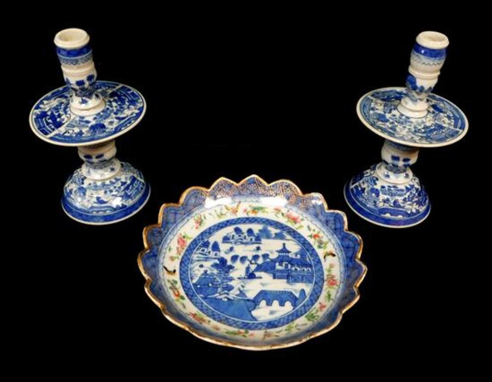 Appraisal: ASIAN Three pieces of Chinese Export porcelain Canton blue and