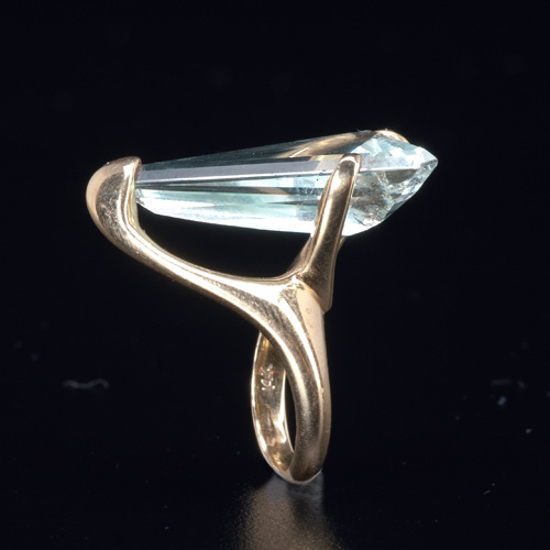 Appraisal: ALLAN ADLER Freeform asymmetric aquamarine ring in karat yellow gold