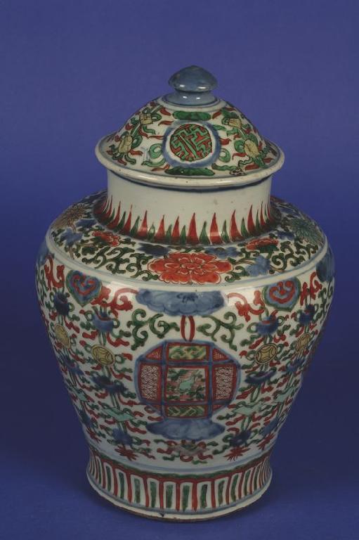 Appraisal: A CHINESE WUCAI VASE AND COVER decorated with banners mons