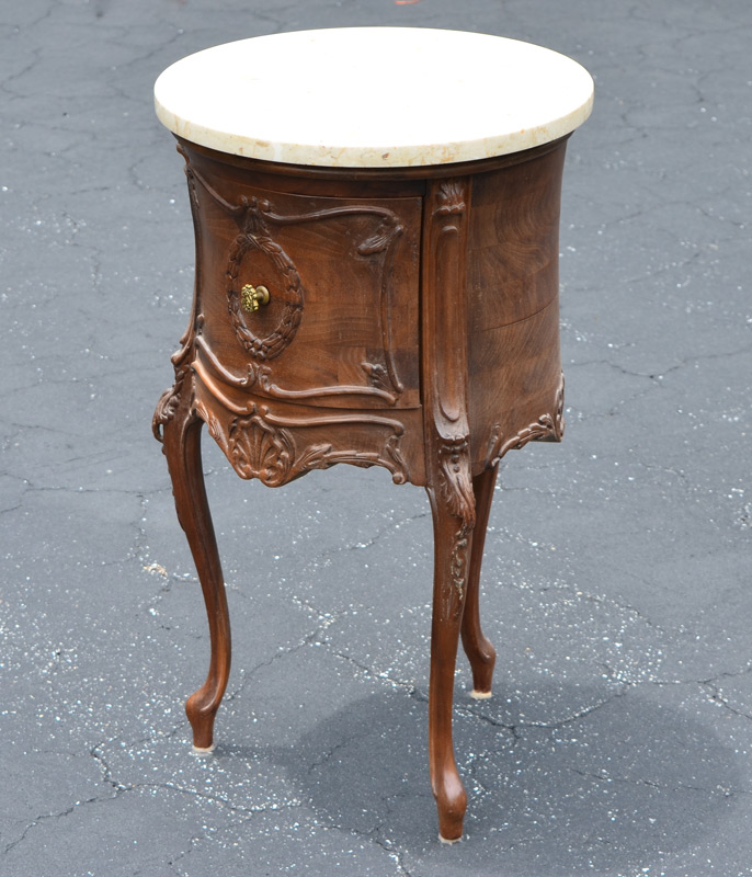 Appraisal: FRENCH MARBLE TOP LAMP TABLE Round marble top over single