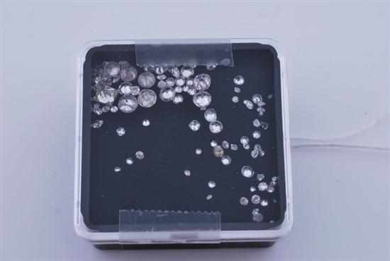 Appraisal: AN ASSORTMENT OF LOOSE DIAMONDS TOTALLING CTS