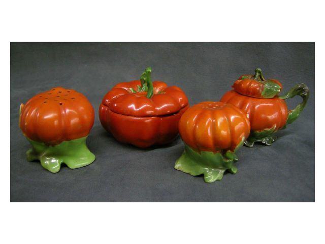 Appraisal: Royal Bayreuth Tomato motif porcelain including salt and pepper shakers