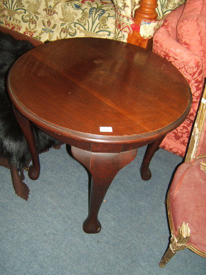 Appraisal: A Victorian mahogany circular centre table diameter