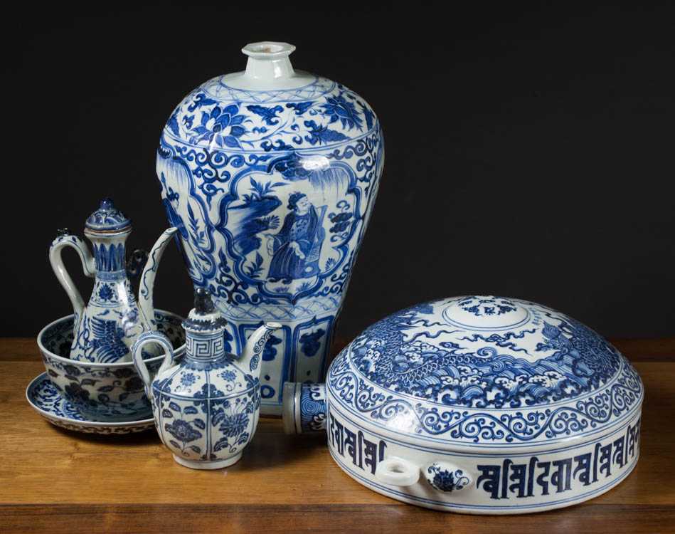 Appraisal: SIX CHINESE BLUE AND WHITE MING STYLE VESSELS meiping form