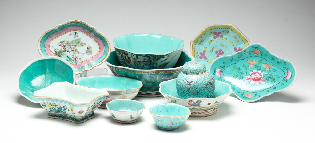 Appraisal: GROUP OF CHINESE PORCELAIN BOWLS AND DISHES Twentieth century Turquoise