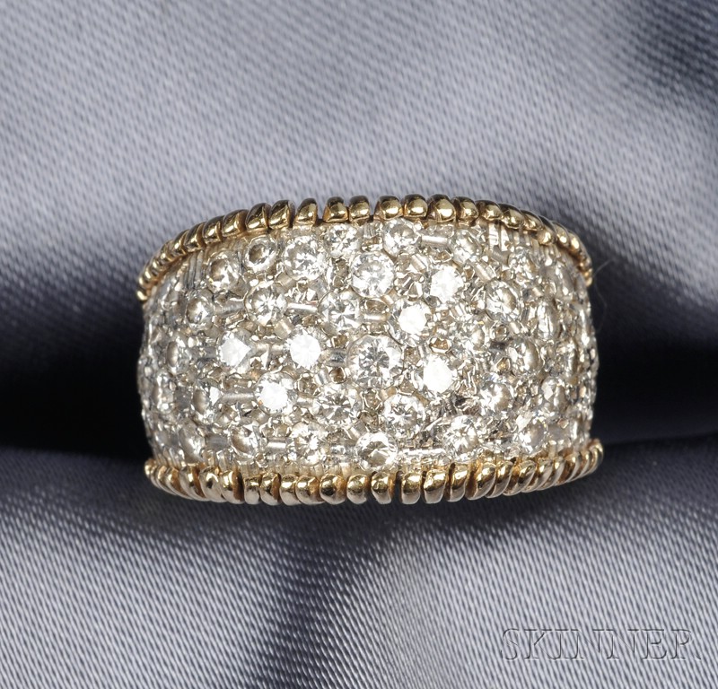 Appraisal: kt Gold and Diamond Ring the tapering form pave-set with