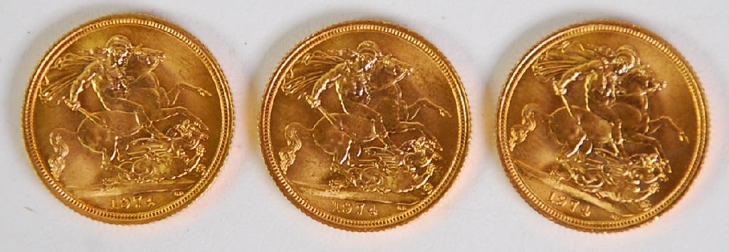 Appraisal: THREE ELIZABETH II GOLD SOVEREIGNS