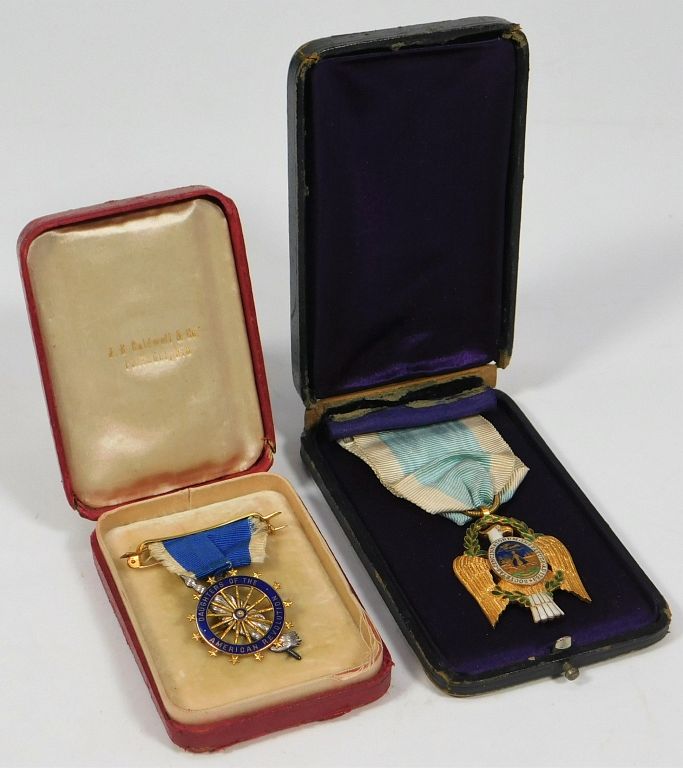 Appraisal: Society of the Cincinnati Medal and DAR Badge United States