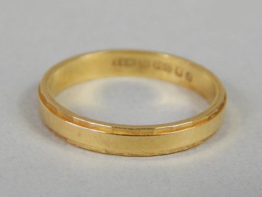 Appraisal: An ct gold wedding band of two layer design g