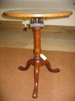 Appraisal: A GEORGE III MAHOGANY TRIPOD TABLE the circular top with