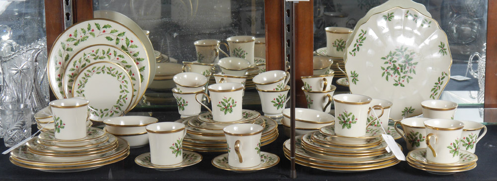 Appraisal: LENOX ''HOLIDAY'' DINNER SERVICE Approx pieces in the ''Holiday'' pattern