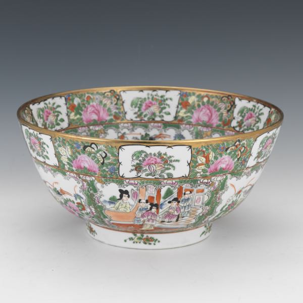 Appraisal: LARGE CHINESE EXPORT PORCELAIN ROSE MEDALLION BOWL APOCRYPHAL QIANLONG SEAL-MARK