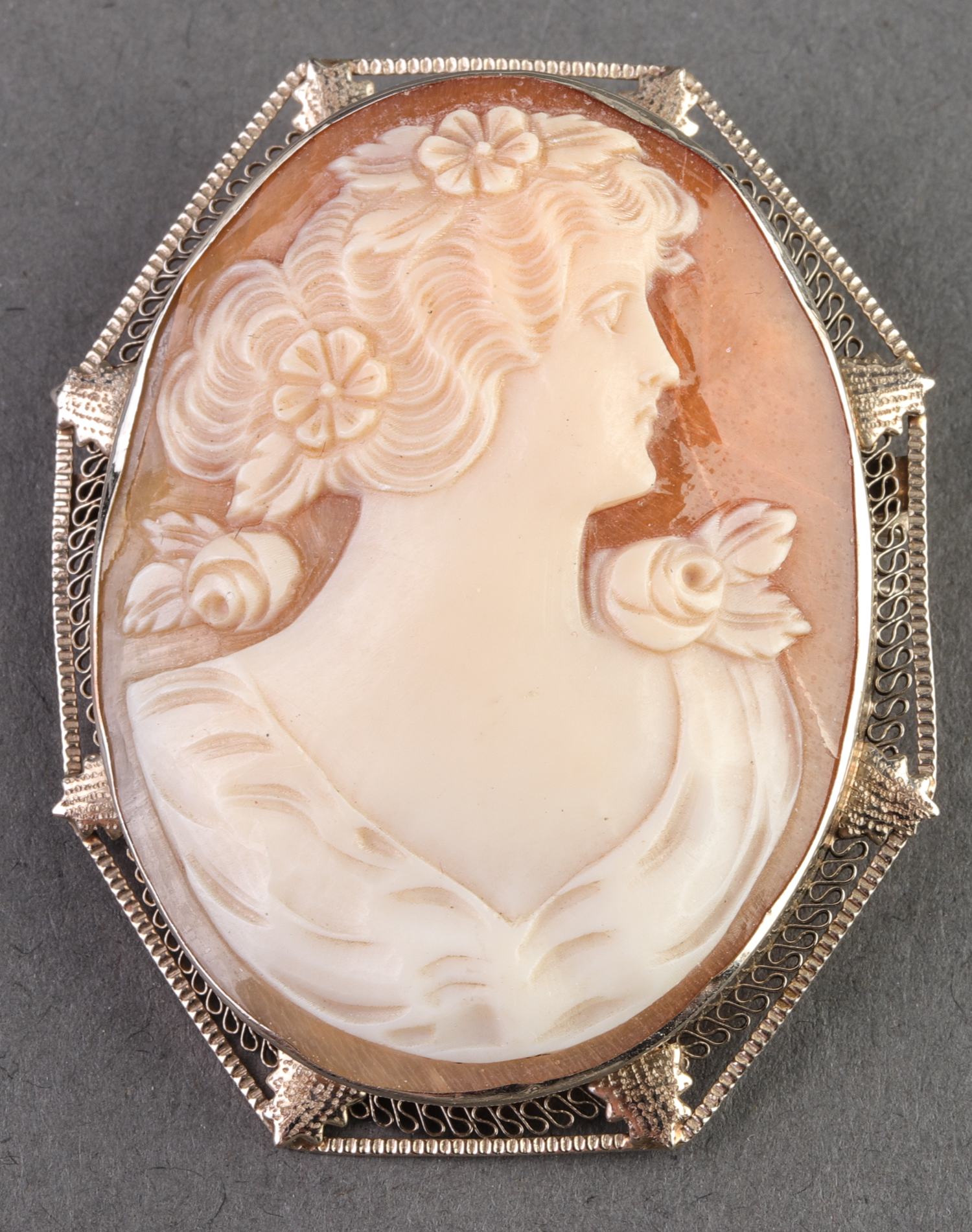 Appraisal: K WHITE GOLD SHELL CAMEO BROOCH VINTAGE Vintage K white