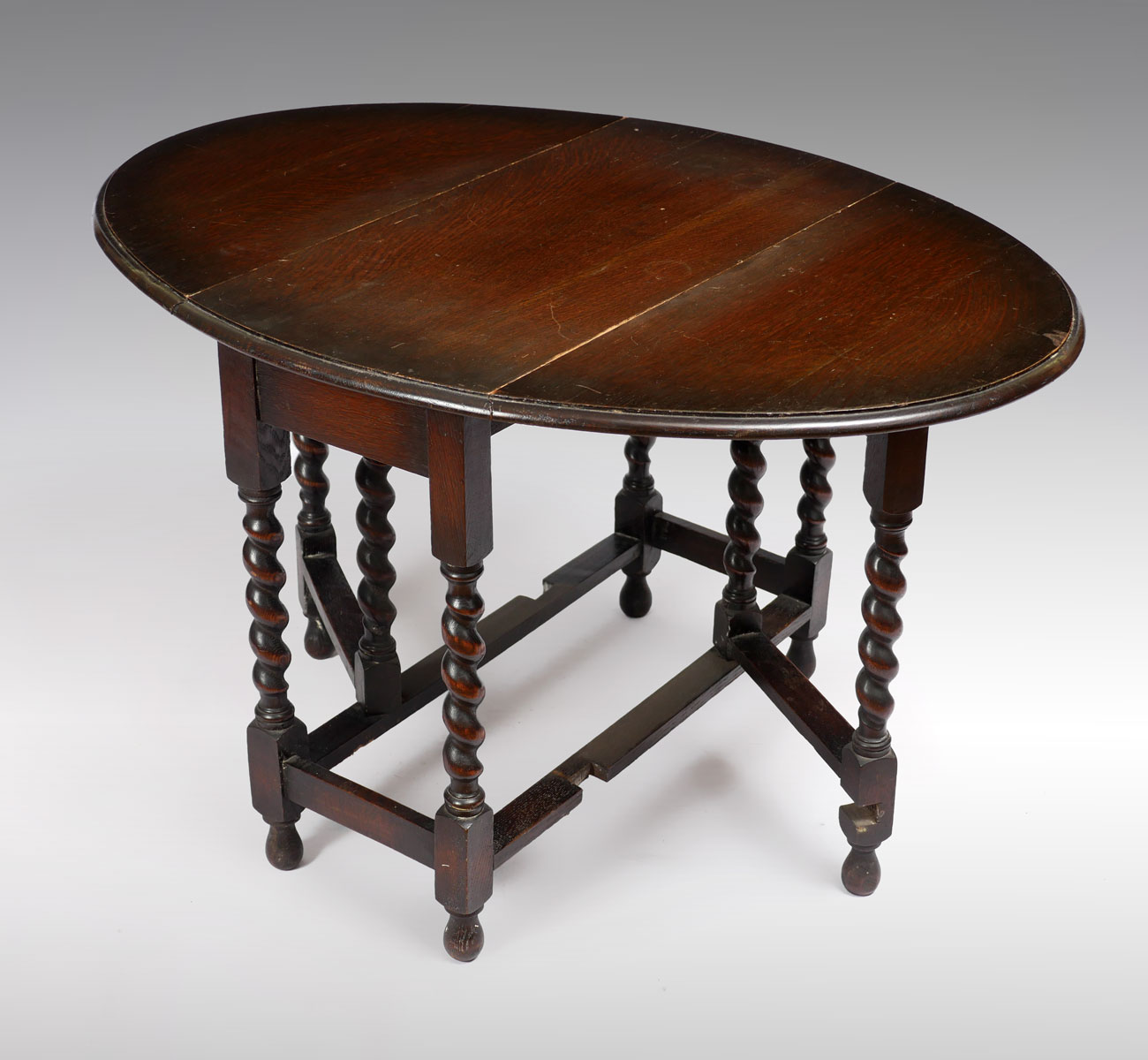 Appraisal: WILLIAM AND MARY OAK GATE-LEG TABLE th century English Oak