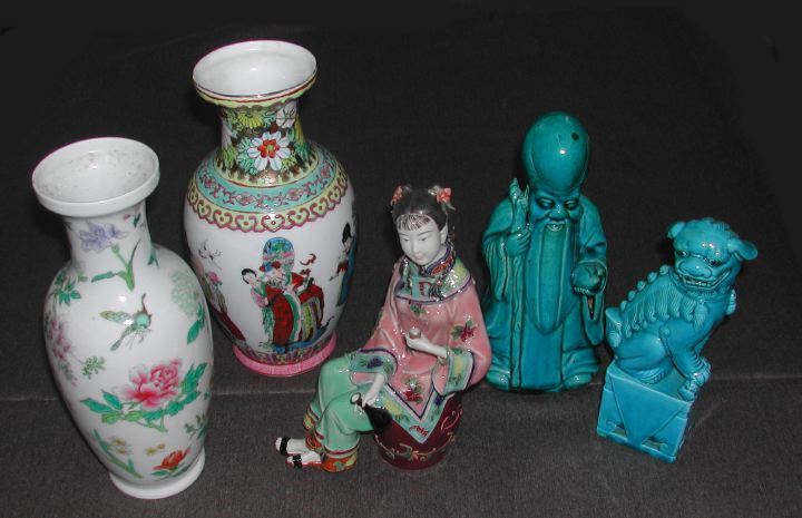 Appraisal: Five-Piece Group of Oriental Porcelain consisting of Kuang Hsu bleu