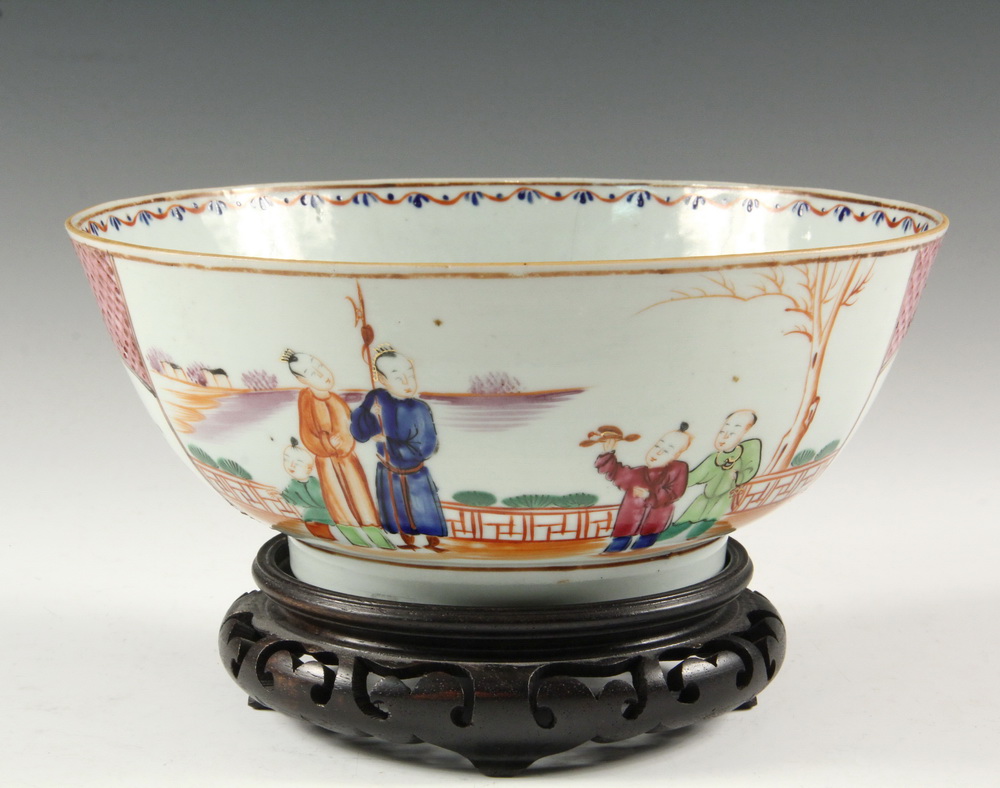 Appraisal: CHINESE EXPORT BOWL - th c Mandarin Bowl with two