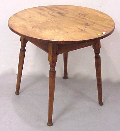 Appraisal: Tavern table figured maple round top splayed straight cabriole legs