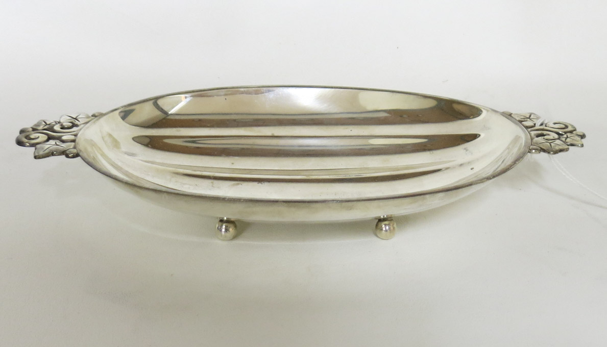 Appraisal: TIFFANY CO STERLING SILVER BOWL pattern - oval ribbed mellon