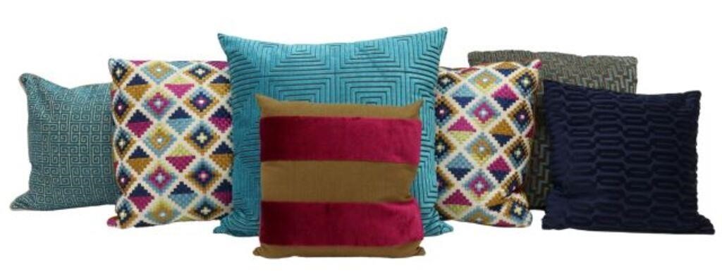 Appraisal: lot of Modern decorative throw pillows several with down-filled inserts