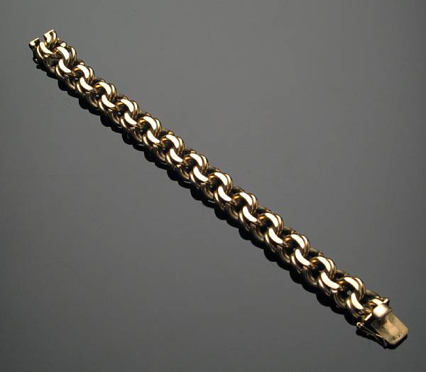 Appraisal: A k gold charm link bracelet length in grams