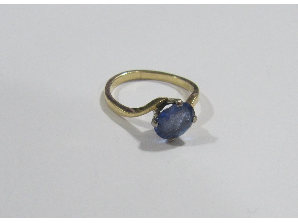 Appraisal: Eighteen carat gold oval cut tanzanite single stone ring Ring