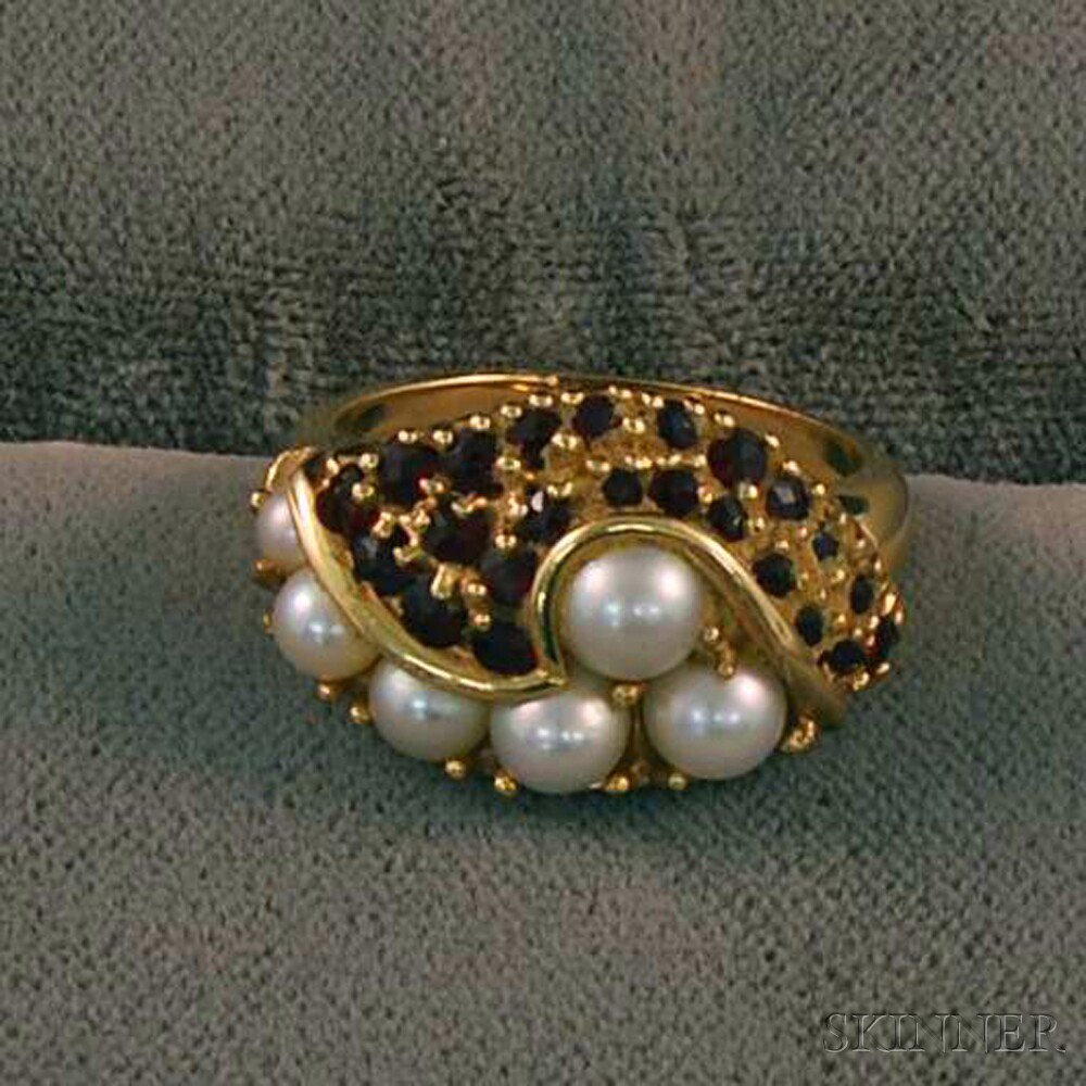 Appraisal: kt Gold Pearl and Garnet Ring size total dwt Estimate