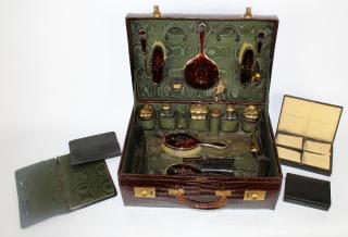 Appraisal: Art Deco men's traveling grooming kit in alligator case Art