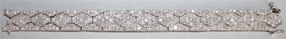 Appraisal: K WHITE GOLD AND DIAMOND BRACELET set with approximately carats