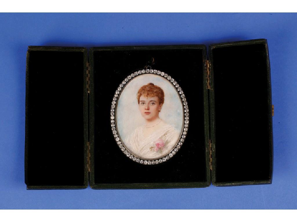 Appraisal: AN OVAL PORTRAIT MINIATURE of a lady wearing a pearl