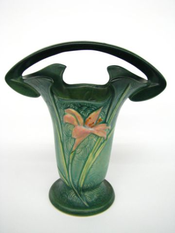 Appraisal: Roseville Pottery Zephyr Lily green handled basket - no noticed