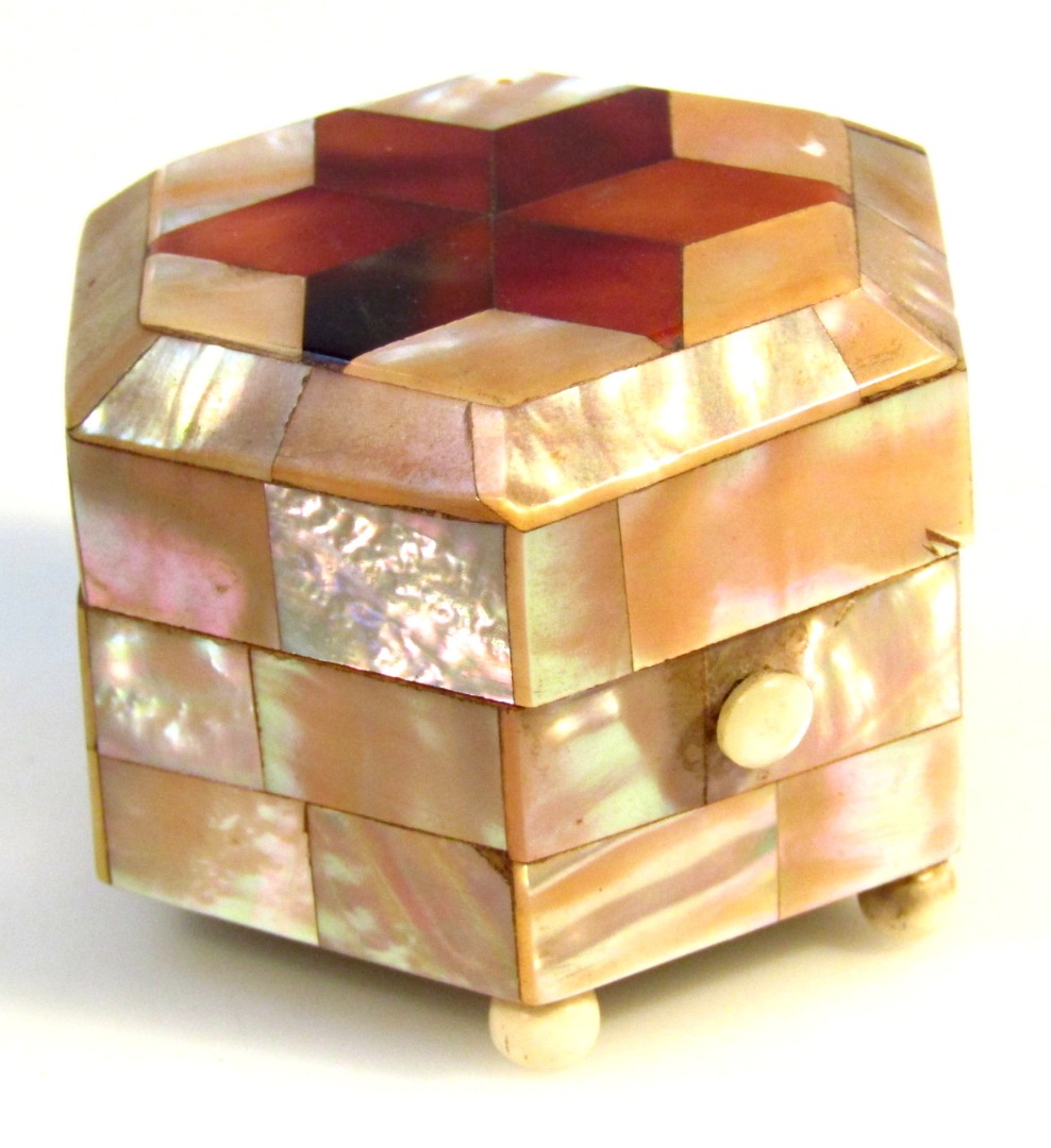 Appraisal: A thC mother of pearl and tortoiseshell patch box of