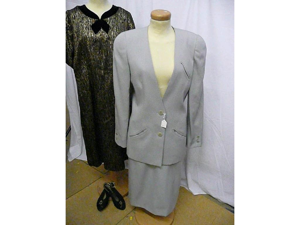 Appraisal: Louis Feraud' - a 's lady's suit in soft grey