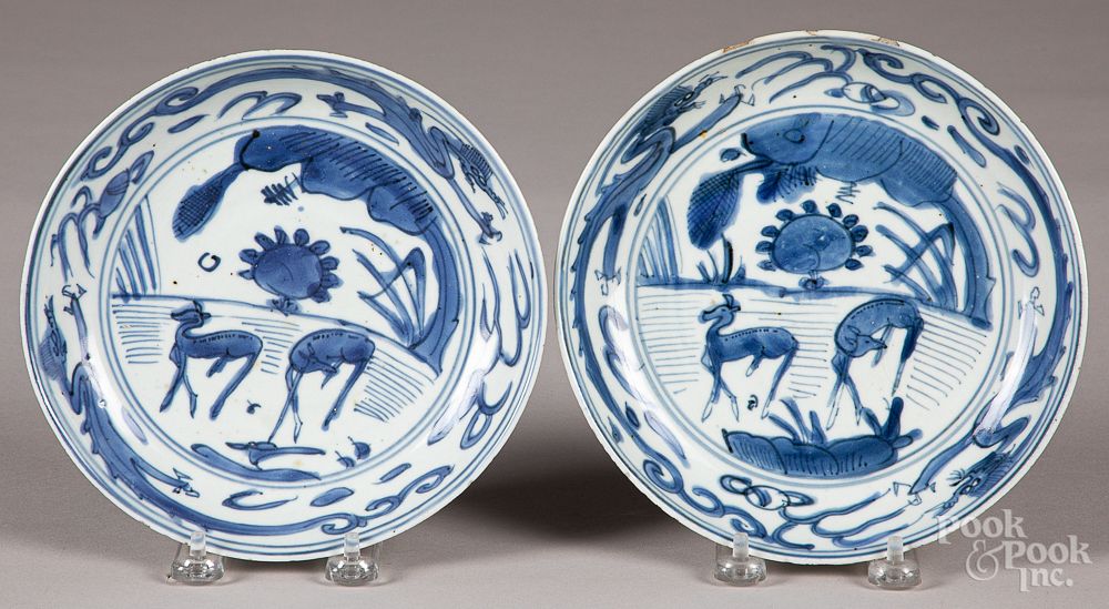 Appraisal: Pair of Chinese Ming dynasty blue and white plate Pair