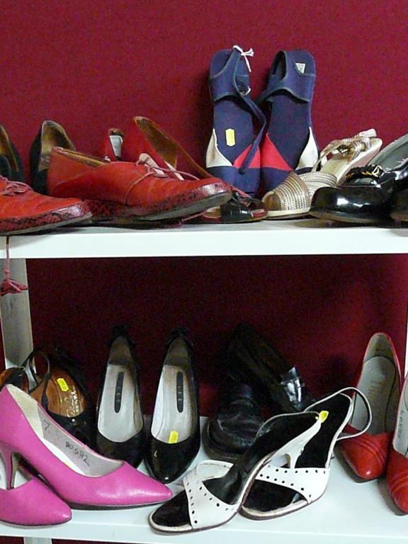 Appraisal: A quantity of 's 's ladies shoes sandals