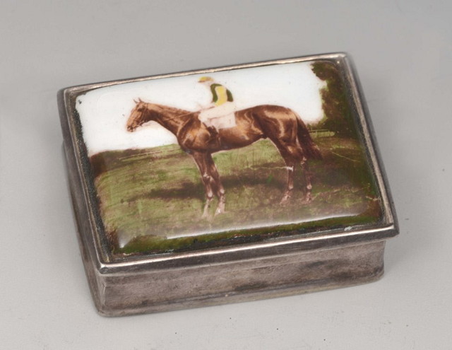 Appraisal: A CONTINENTAL WHITE METAL SNUFF BOX of rectangular form lid