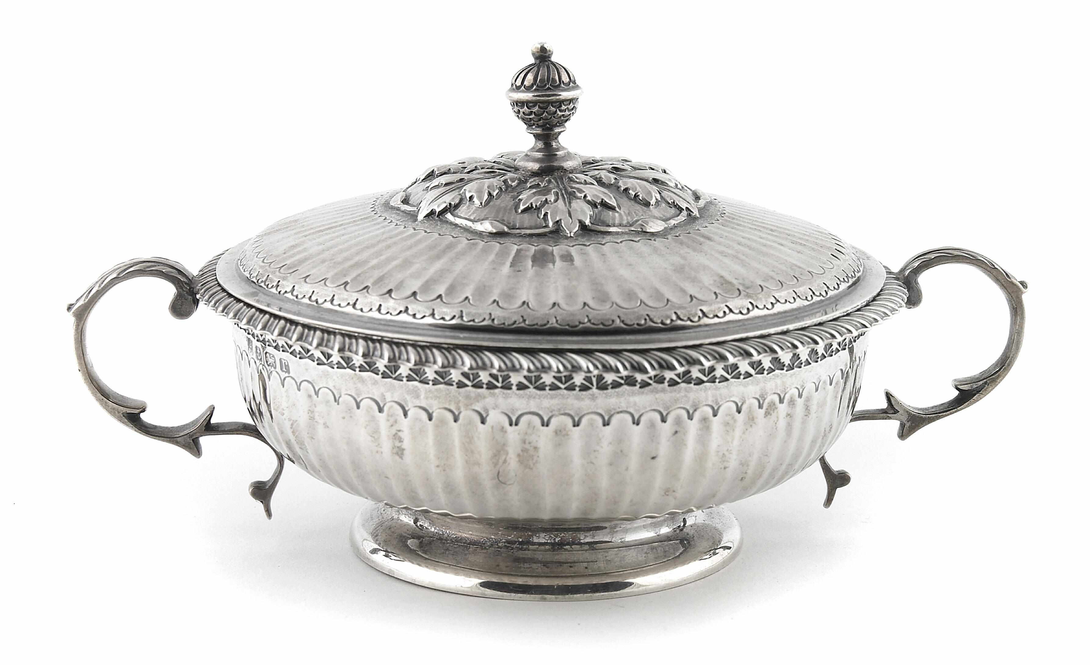 Appraisal: A George V sterling silver covered porringer George Nathan Ridley