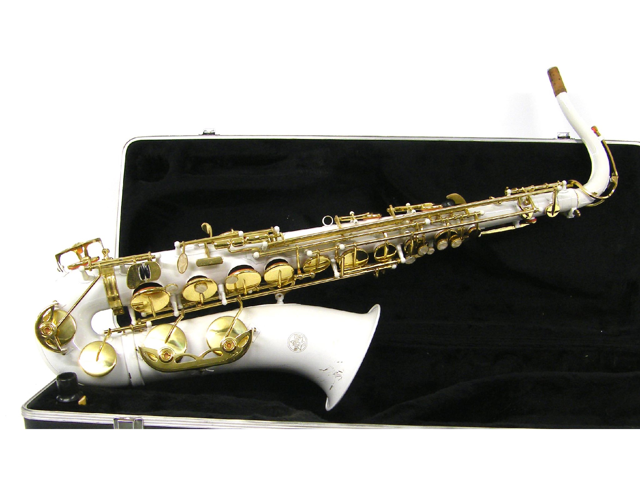 Appraisal: Contemporary white lacquered tenor saxophone hard case