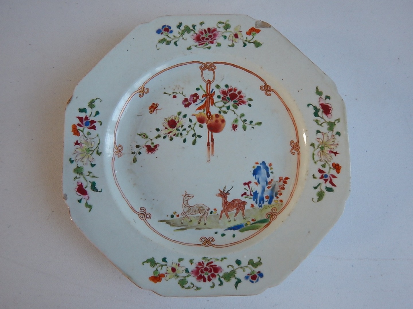 Appraisal: An thC Chinese Famille Rose plate painted with deer in