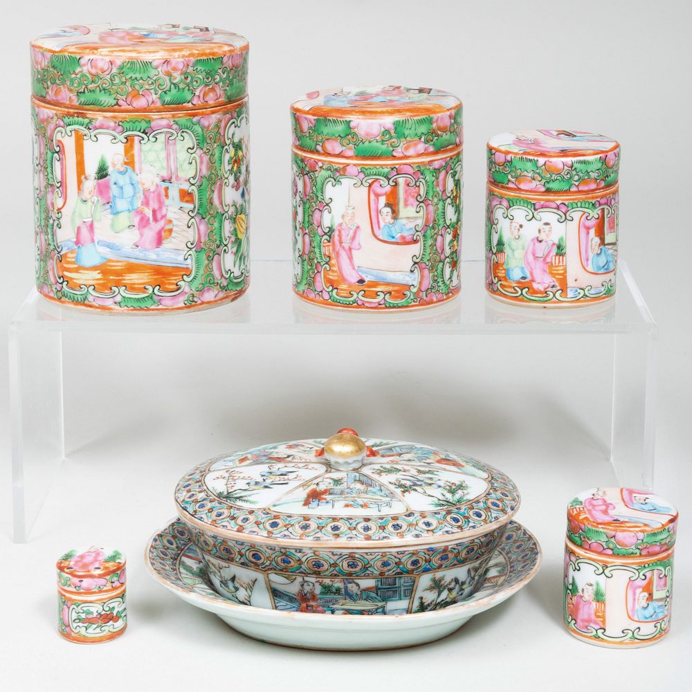 Appraisal: Group of Chinese Export Porcelain Boxes and Covers Comprising A