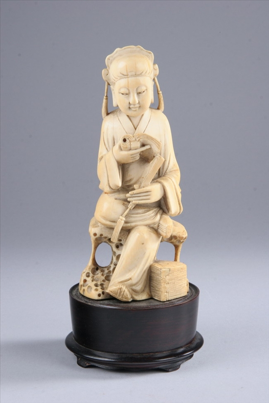 Appraisal: CHINESE IVORY FIGURE OF COURT LADY late Qing Dynasty early