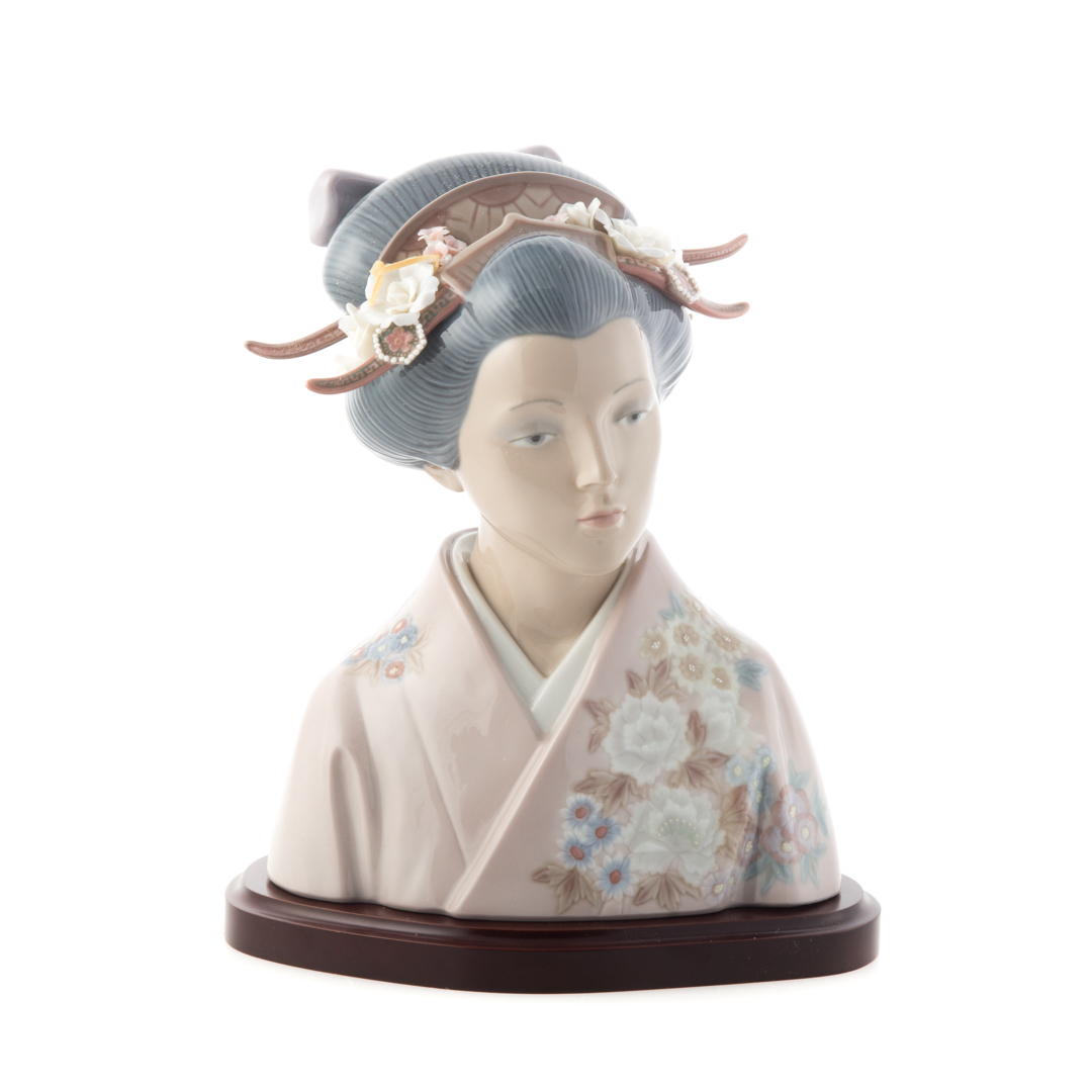 Appraisal: Lladro porcelain bust Lady of the East No in H