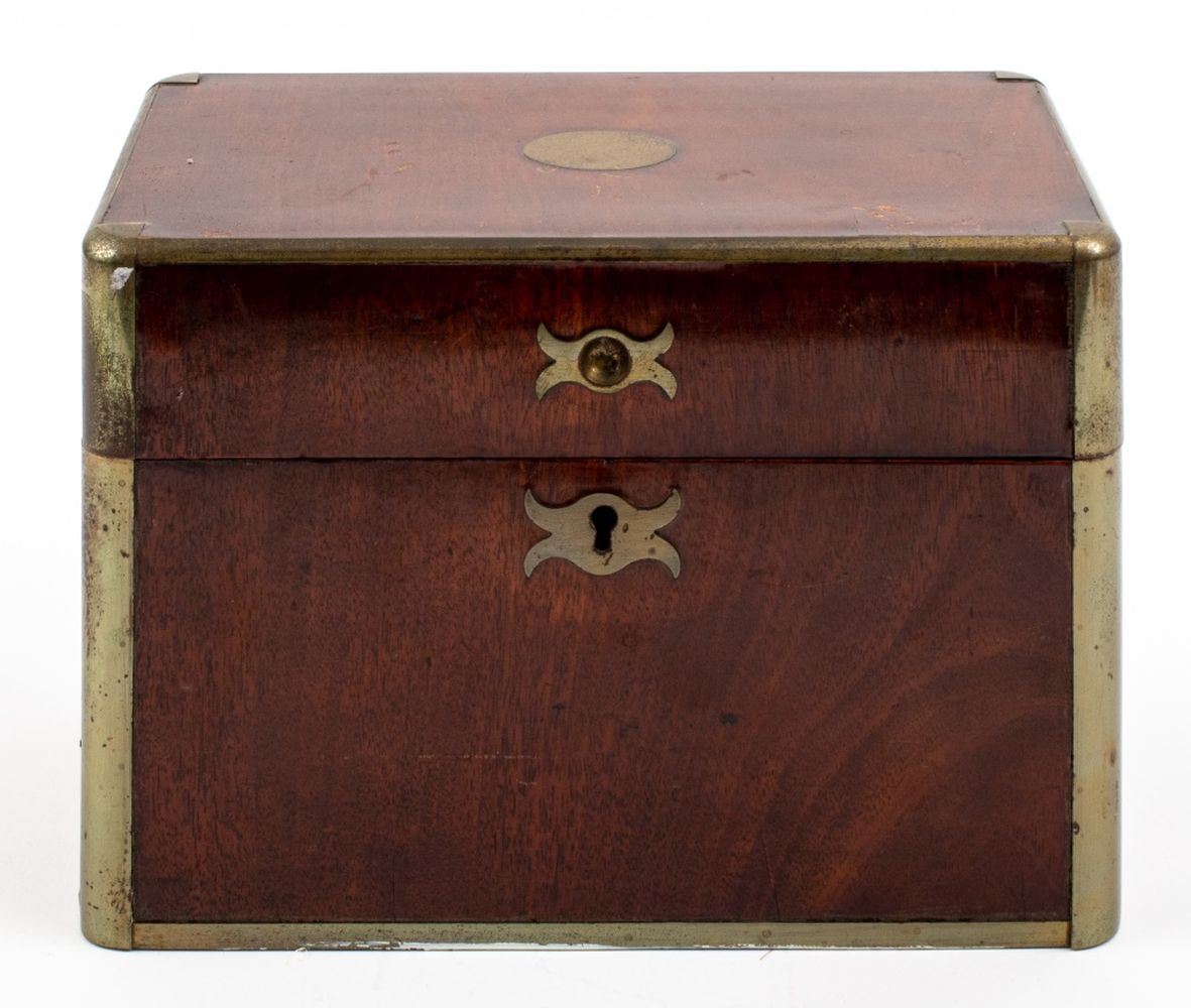 Appraisal: VICTORIAN MAHOGANY CASKET BOX CIRCA TH CENTURY English Victorian mahogany