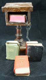 Appraisal: A collection of various miniature books including a miniature chained