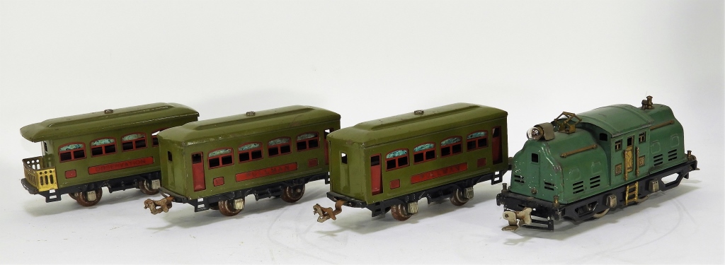 Appraisal: LIONEL PRE-WAR GREEN NO TRAIN SET ENGINE United States Circa