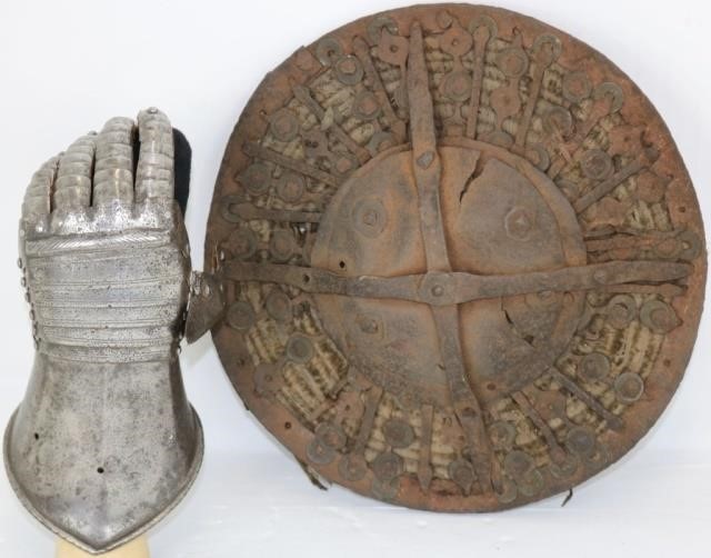 Appraisal: TH C GERMAN LEFT HANDED GAUNTLET WITH FULLYARTICULATED FINGERS UPPER