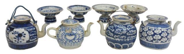 Appraisal: lot of Chinese blue and white porcelains including lidded teapots