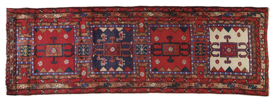 Appraisal: INTERESTING SERAPI ORIENTAL RUNNER Last half of the th Century